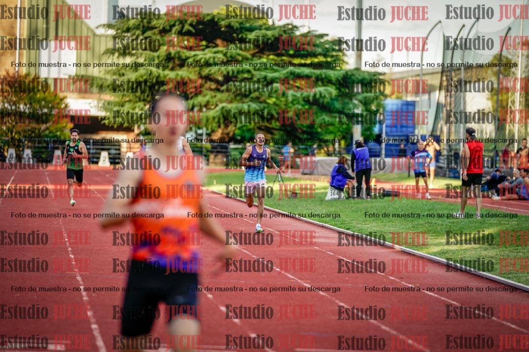 Fotos de los 400 m llanos de varones