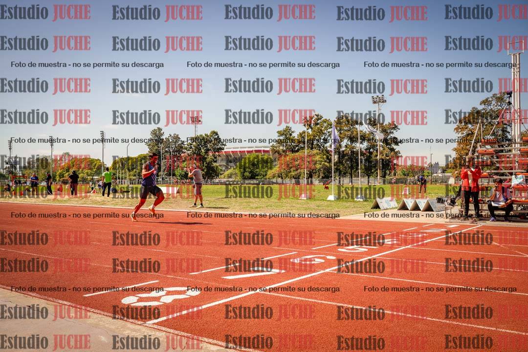 Fotos de los 400 m llanos de varones