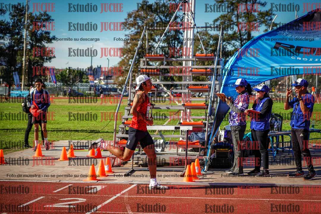 Fotos de los 800 m llanos de varones