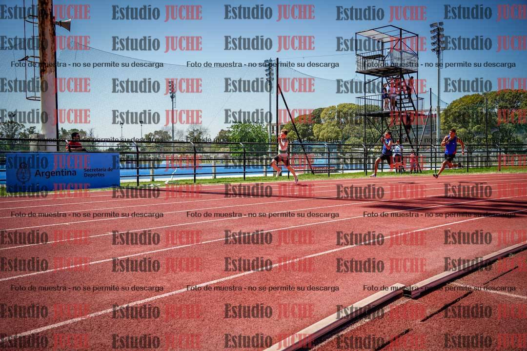 Fotos de los 200 m llanos de varones