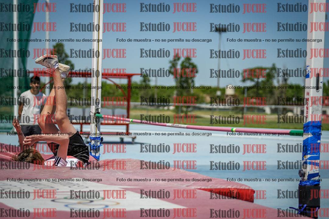 Fotos del salto en alto de varones - U14