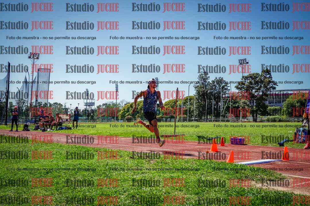Fotos del salto en largo de varones