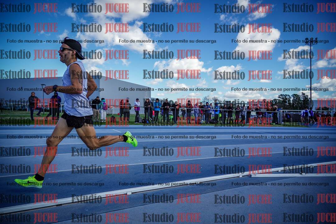 Fotos de los 800 m llanos de varones