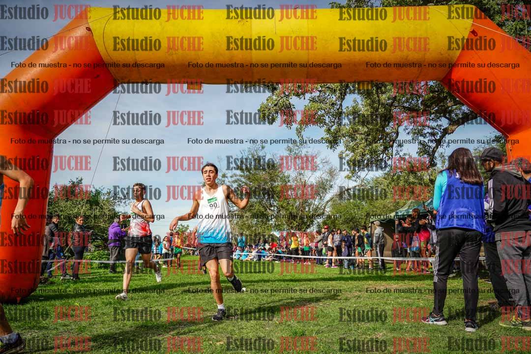 Fotos de la llegada del cross de 2000 m
