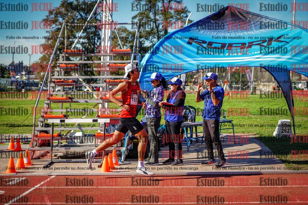 Fotos de los 800 m llanos de varones