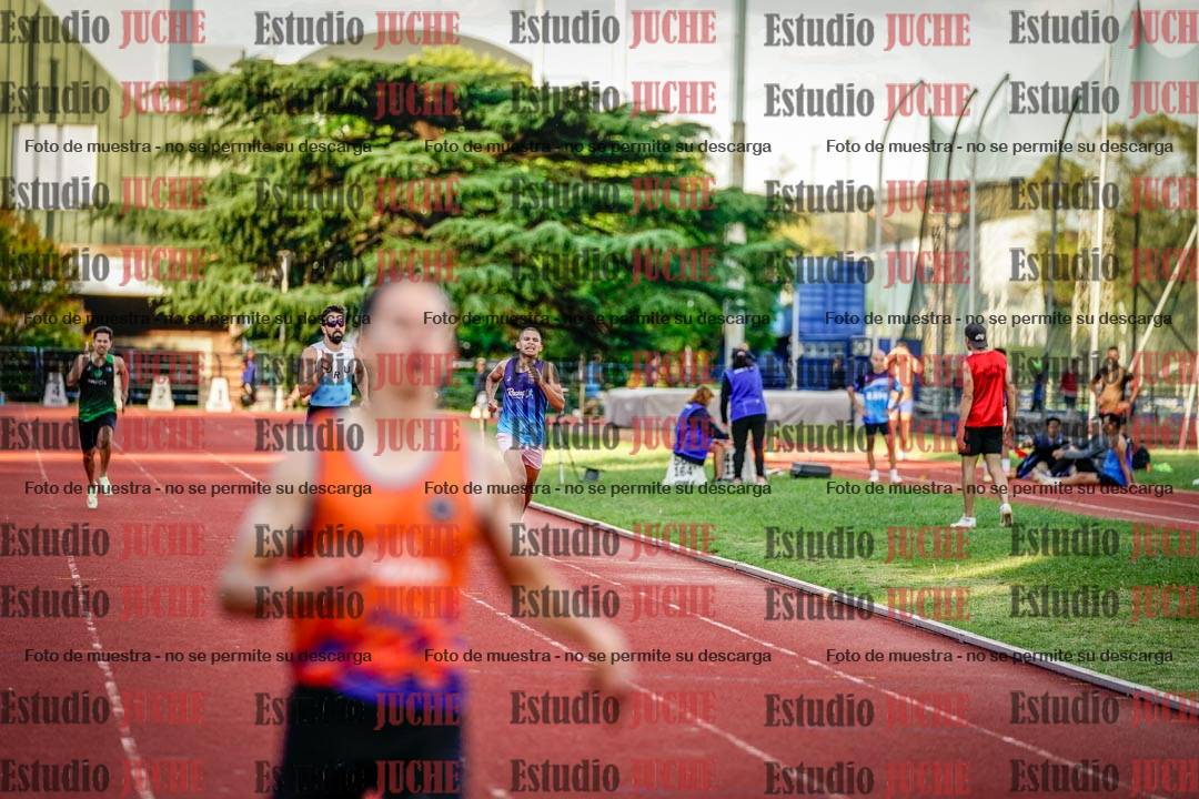 Fotos de los 400 m llanos de varones