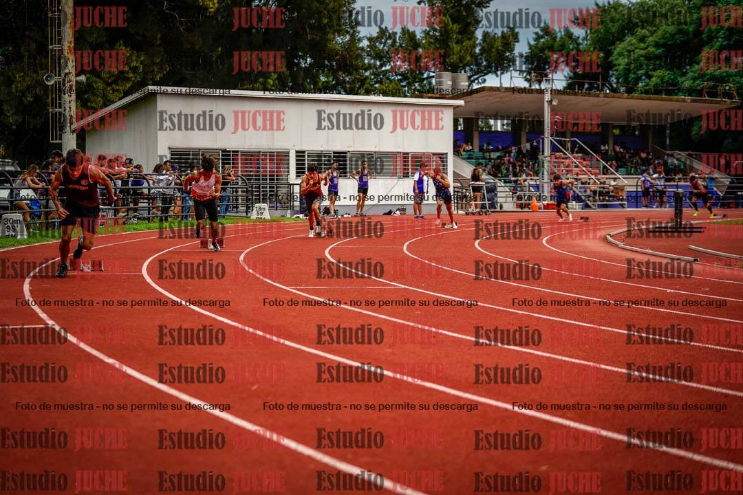 Fotos de los 400 m con vallas de varones