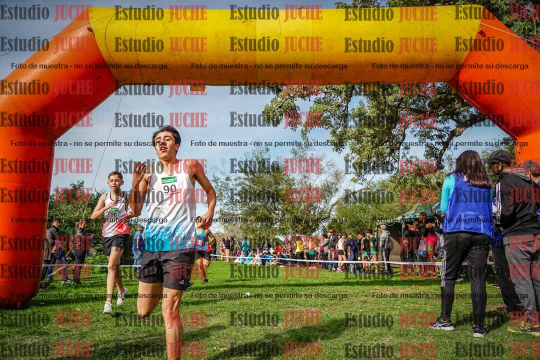 Fotos de la llegada del cross de 2000 m