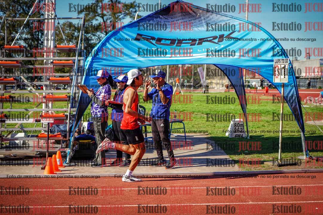 Fotos de los 800 m llanos de varones