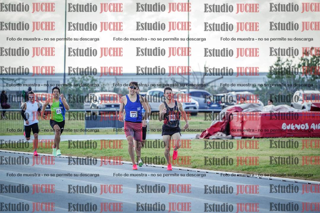 Fotos de los 800 m llanos de varones