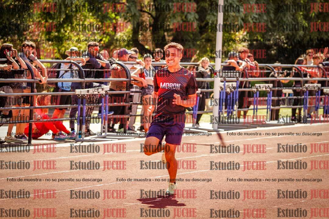 Fotos de los 400 m llanos de varones