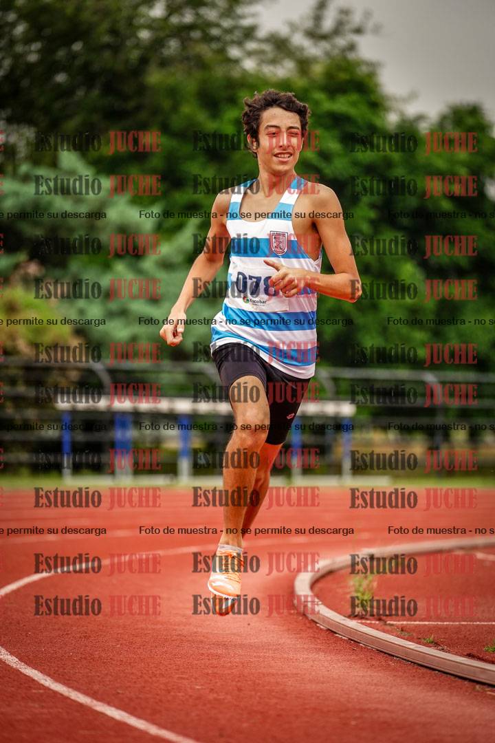 Fotos de los 800 m llanos de varones