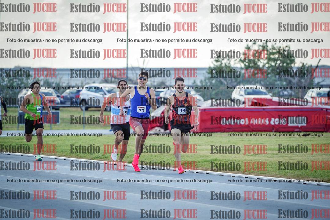 Fotos de los 800 m llanos de varones