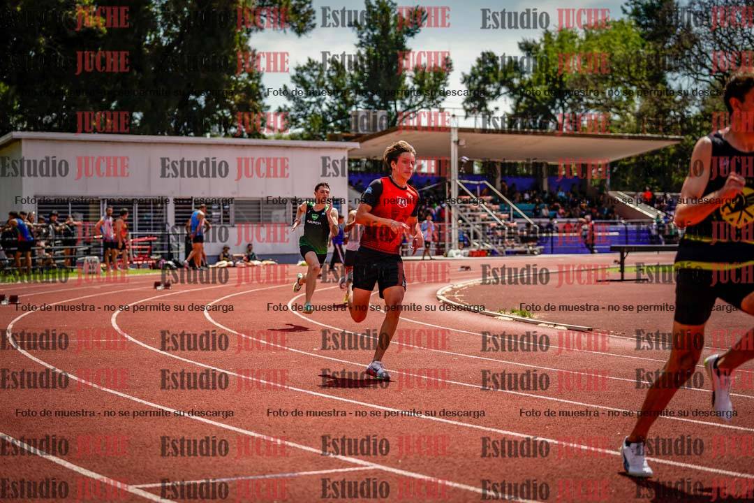 Fotos de los 400 m llanos de varones