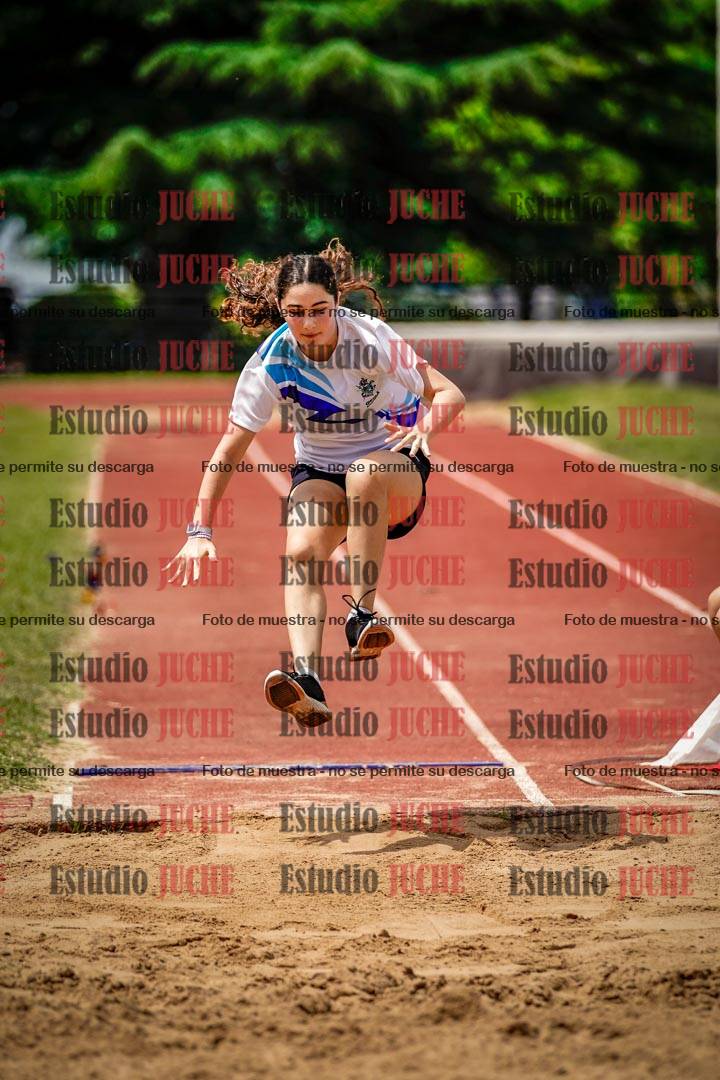 Fotos del salto en largo de mujeres