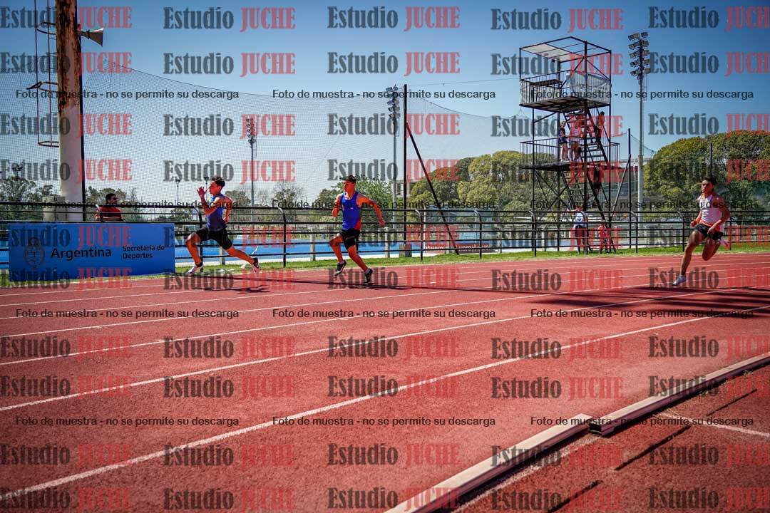 Fotos de los 200 m llanos de varones