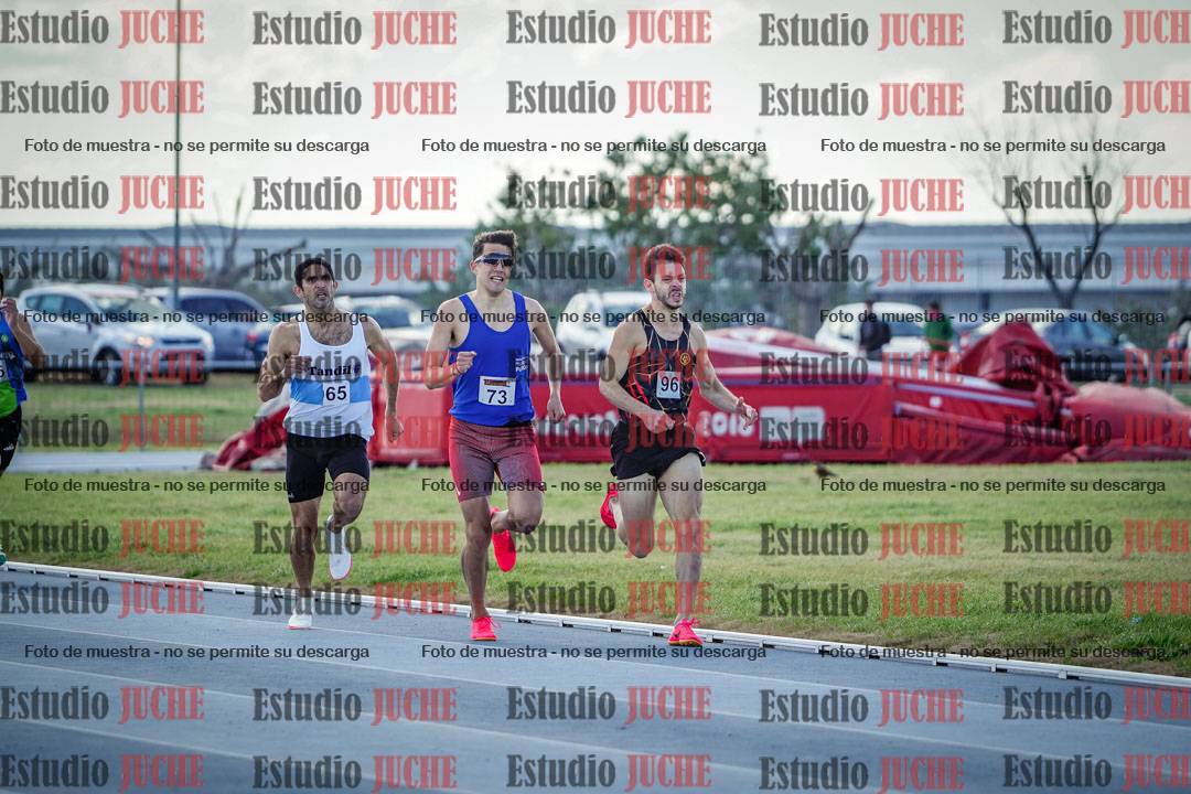 Fotos de los 800 m llanos de varones