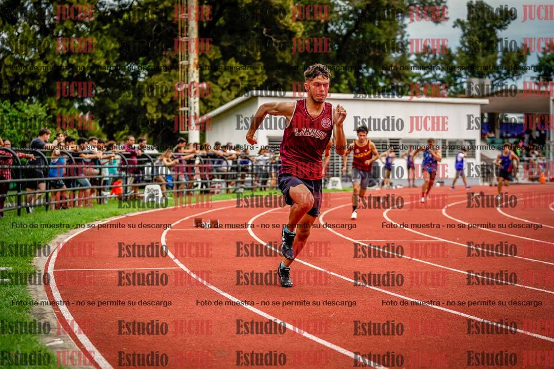 Fotos de los 400 m con vallas de varones