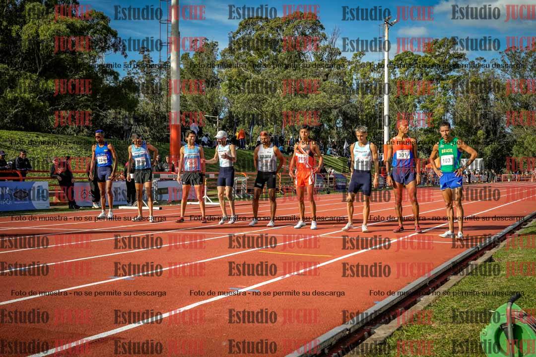 Fotos de los 3000 m con obstáculos de varones
