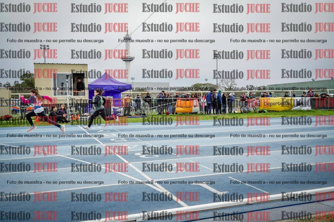 Fotos de los 50 m llanos de mujeres - U12