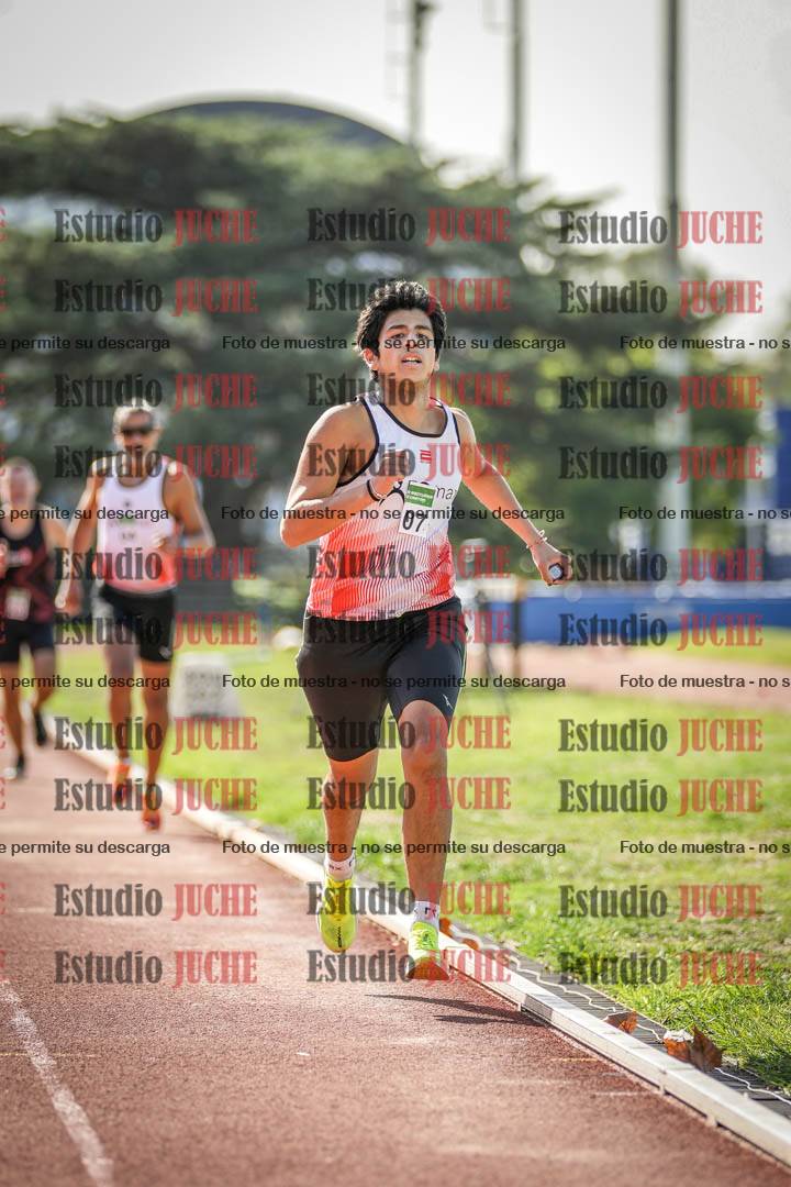 Fotos de los 800 m llanos de varones
