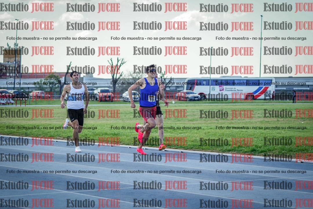 Fotos de los 800 m llanos de varones