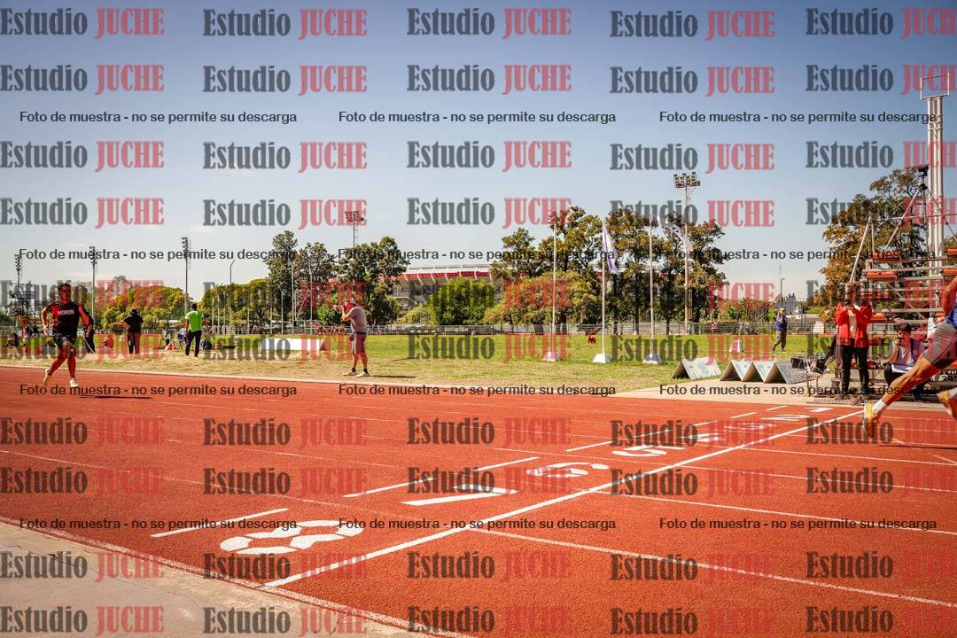 Fotos de los 400 m llanos de varones