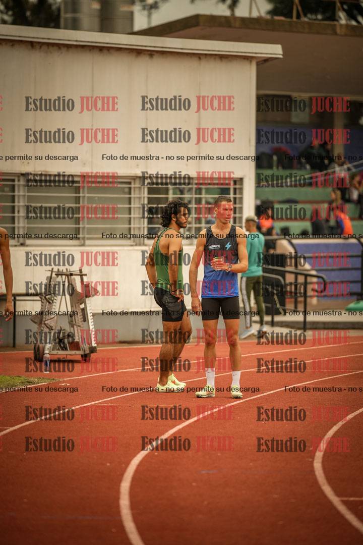 Fotos de los 800 m llanos de varones