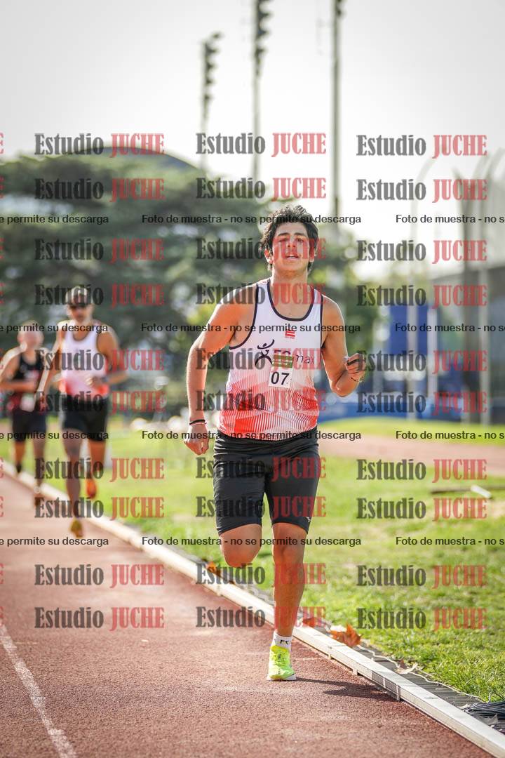 Fotos de los 800 m llanos de varones