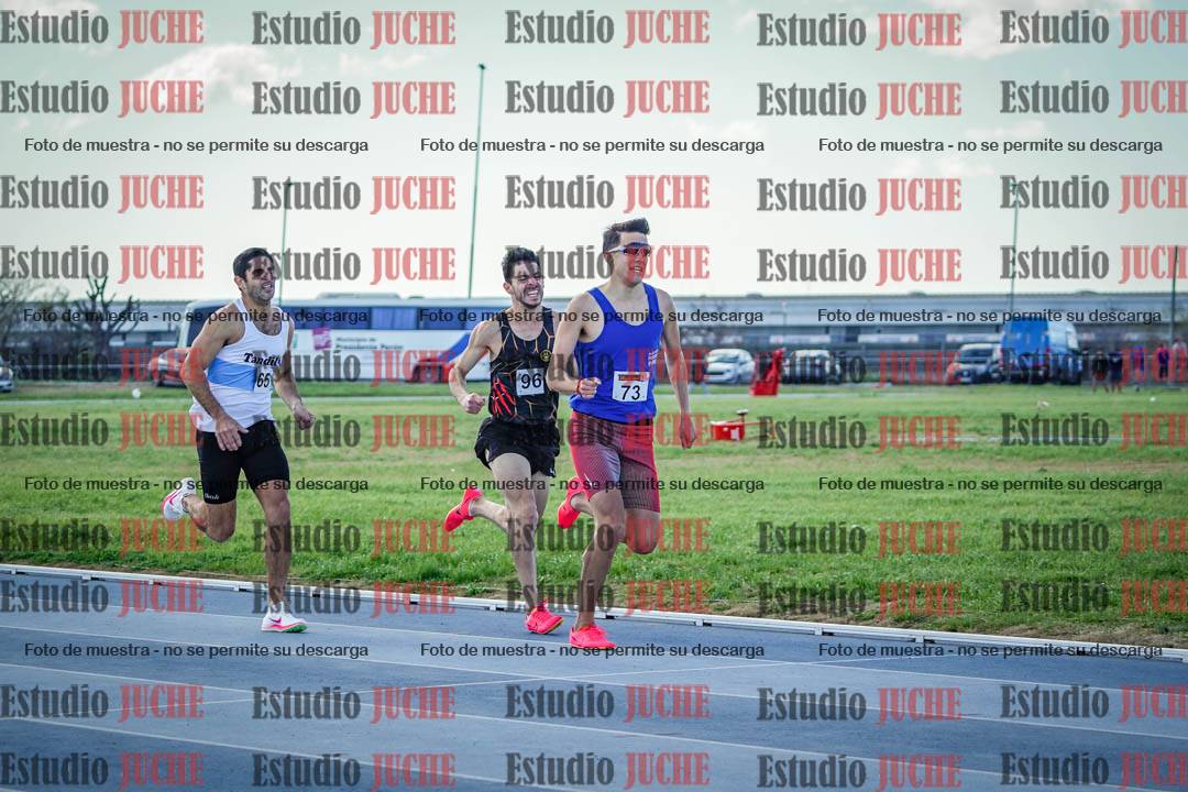 Fotos de los 800 m llanos de varones