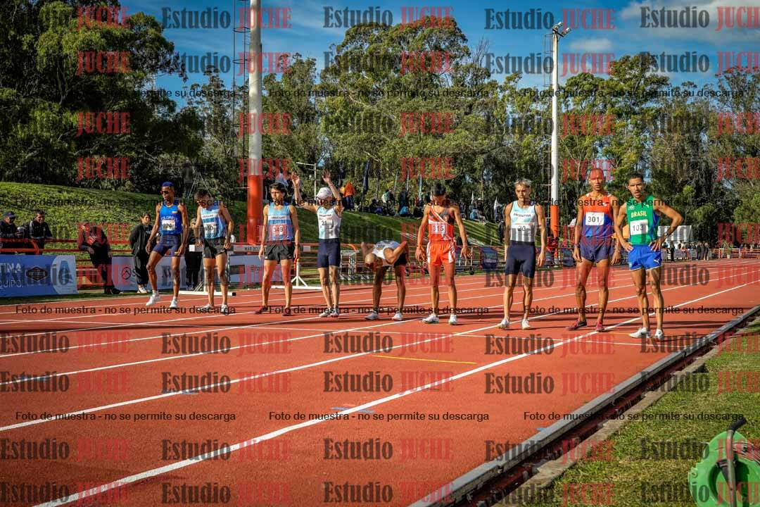 Fotos de los 3000 m con obstáculos de varones