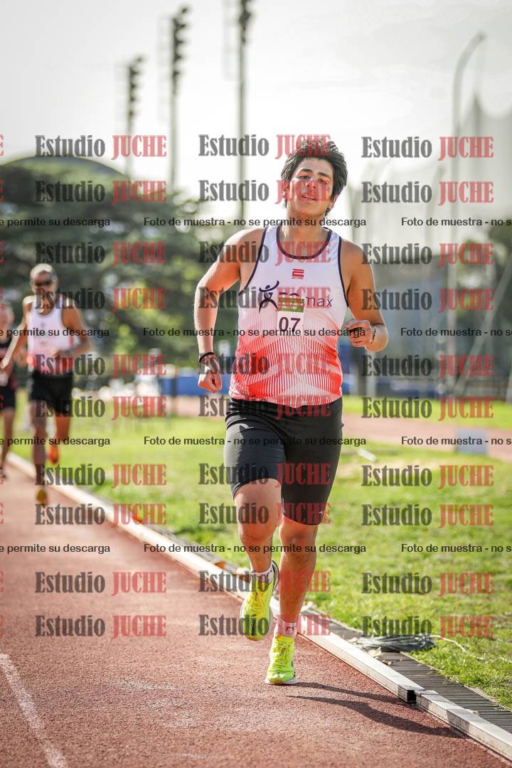 Fotos de los 800 m llanos de varones