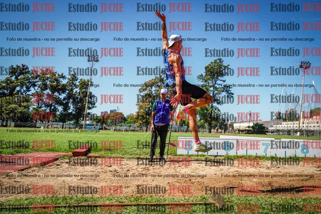 Fotos del salto en largo de varones
