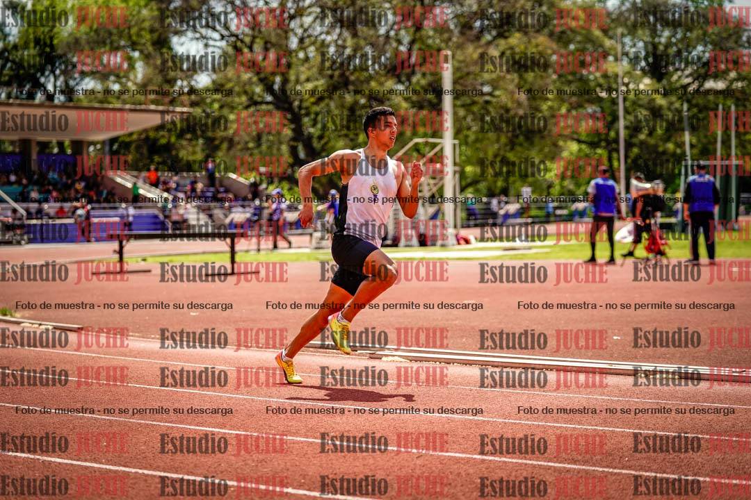 Fotos de los 400 m llanos de varones