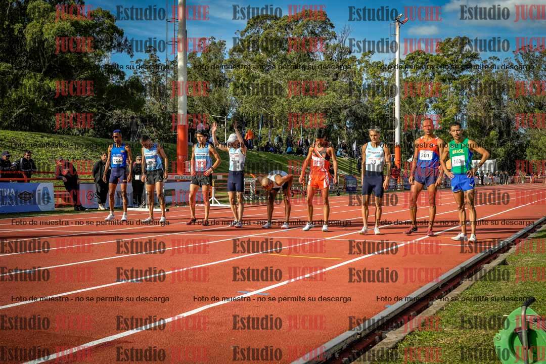 Fotos de los 3000 m con obstáculos de varones