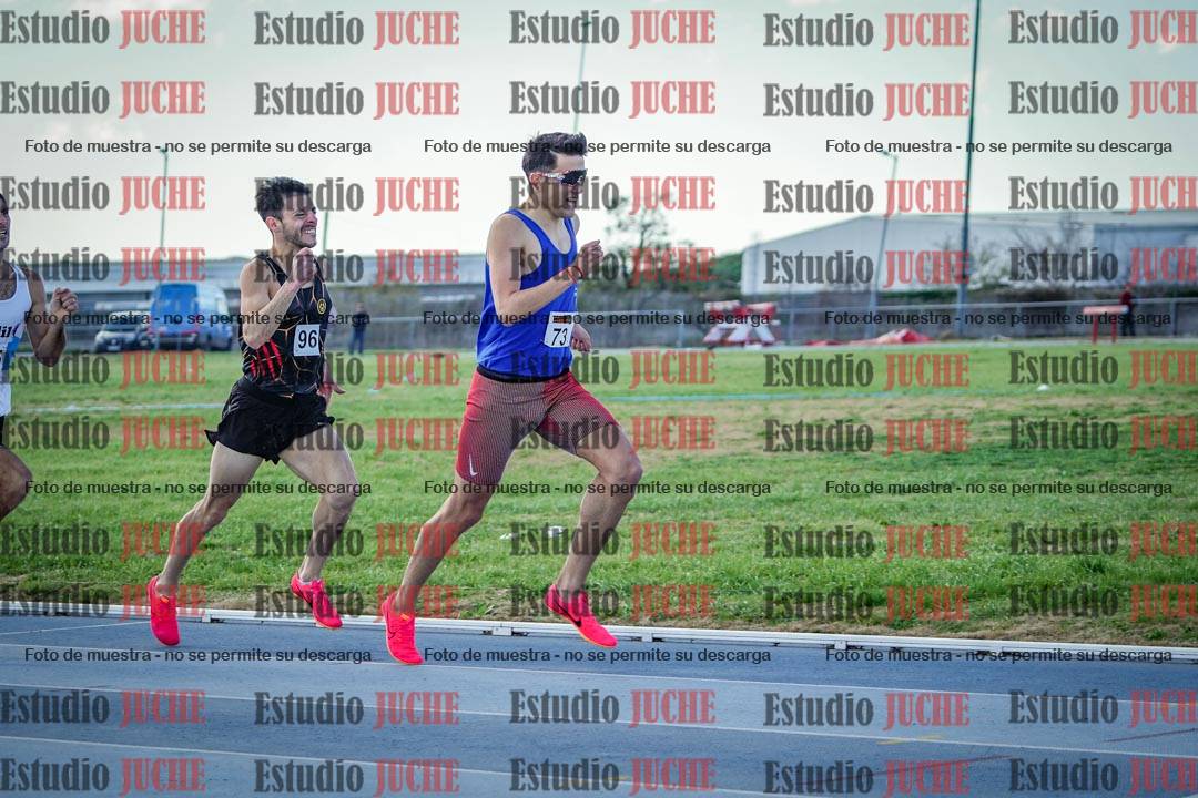 Fotos de los 800 m llanos de varones