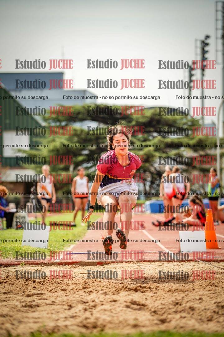 Fotos del salto en largo de mujeres