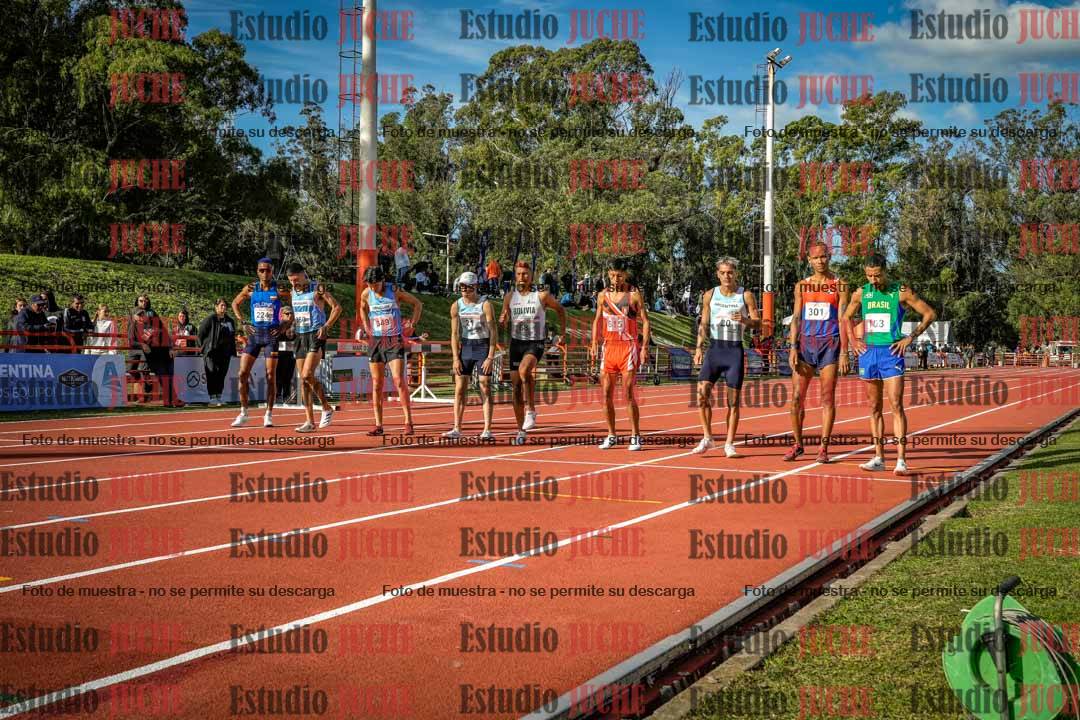 Fotos de los 3000 m con obstáculos de varones