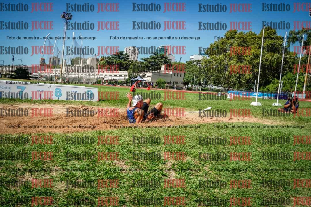 Fotos del salto en largo de varones