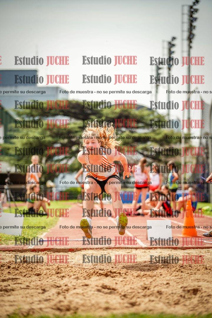 Fotos del salto en largo de mujeres