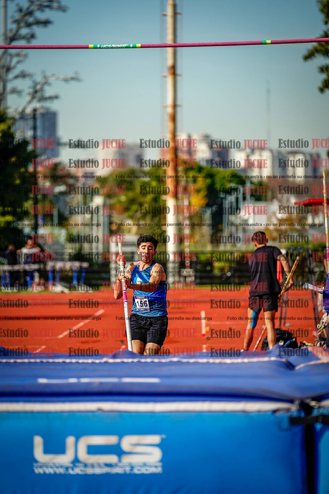 Fotos del salto con garrocha de varones - decatlón 8