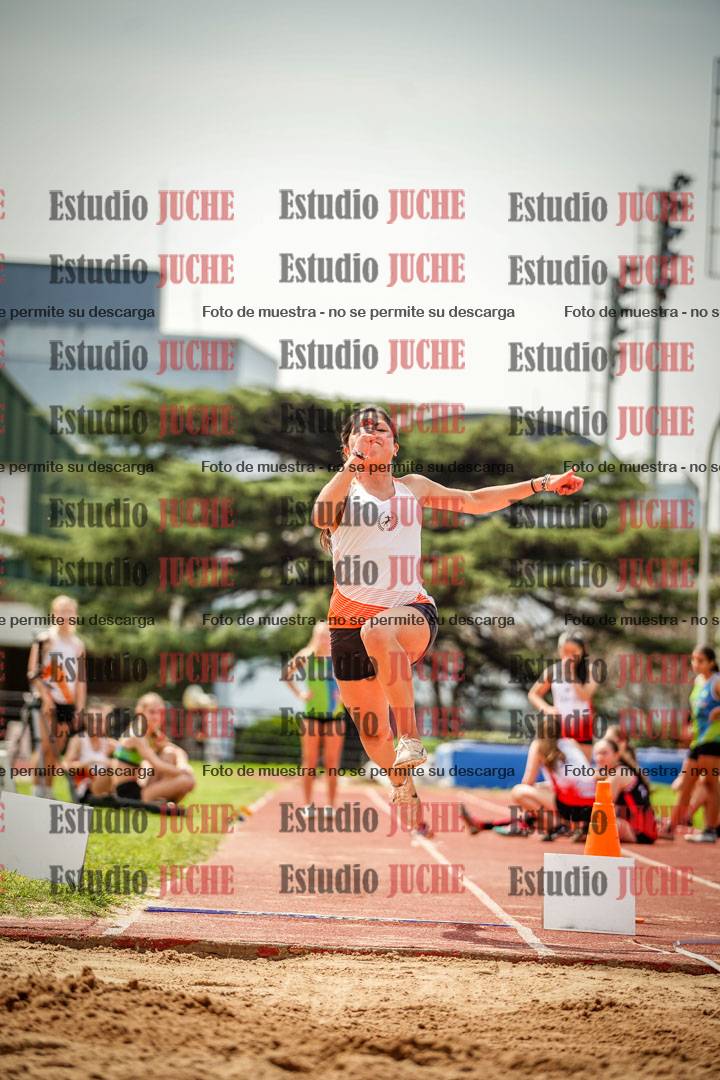 Fotos del salto en largo de mujeres