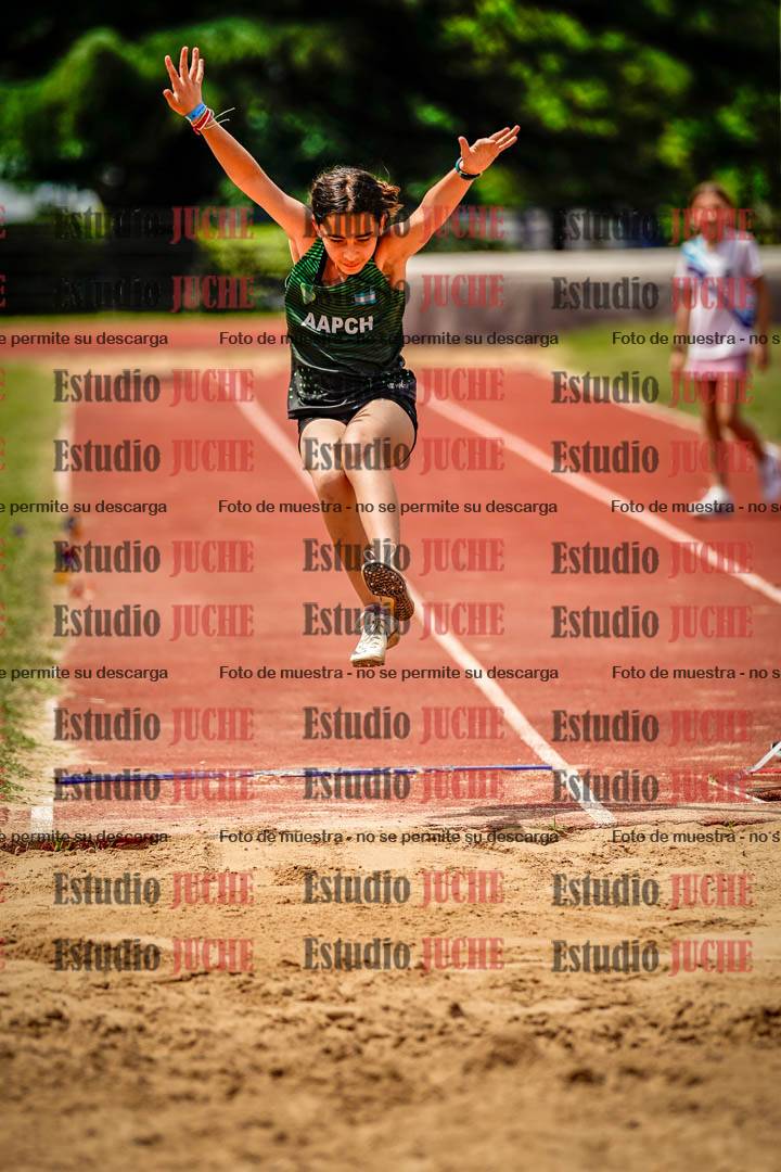 Fotos del salto en largo de mujeres