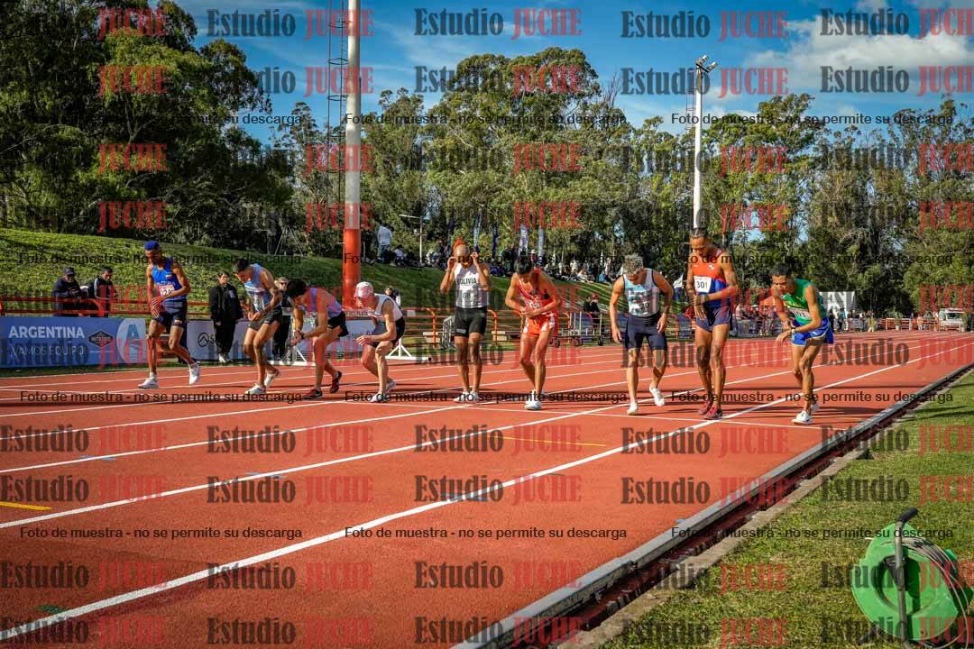 Fotos de los 3000 m con obstáculos de varones
