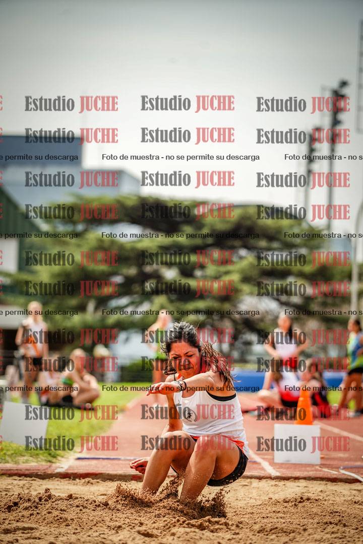 Fotos del salto en largo de mujeres