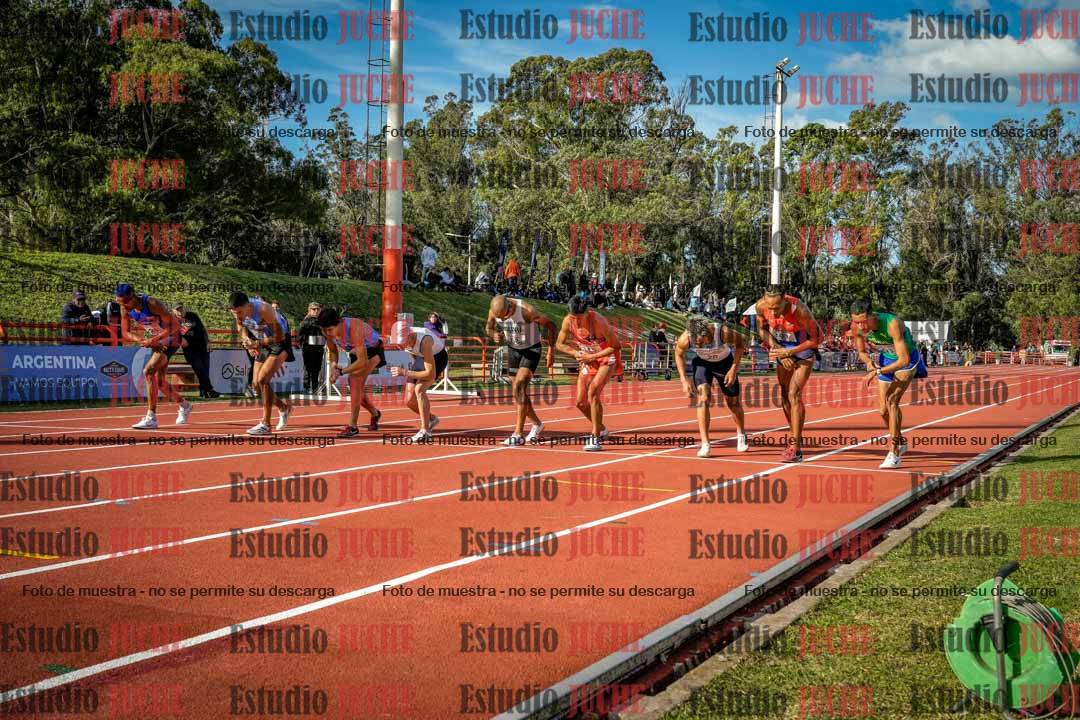 Fotos de los 3000 m con obstáculos de varones