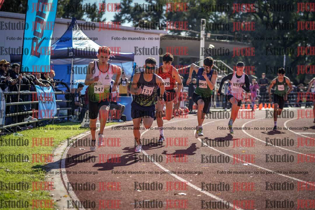 Fotos de los 800 m llanos de varones