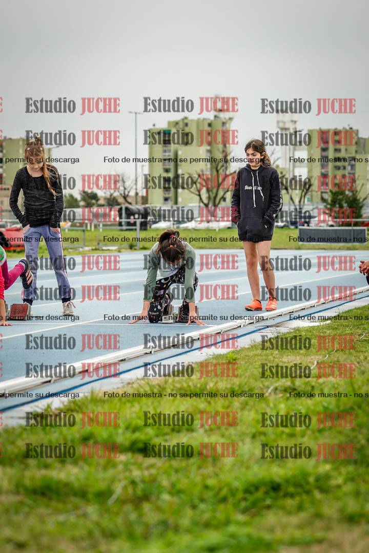 Fotos de los 50 m llanos de mujeres - U12