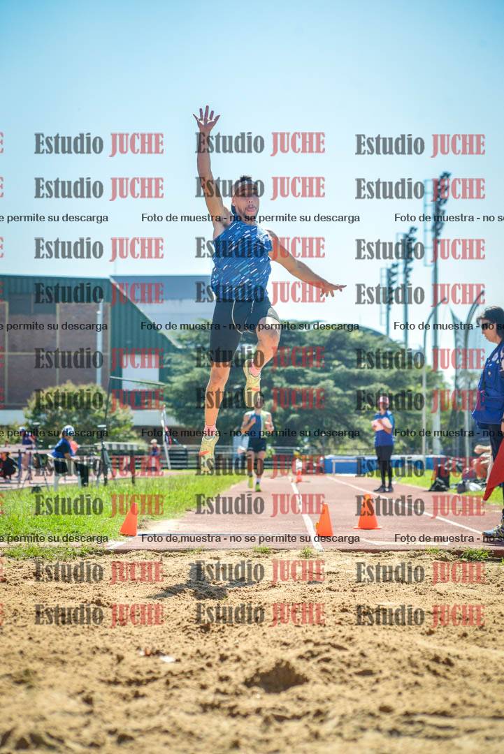 Fotos del salto en largo de varones