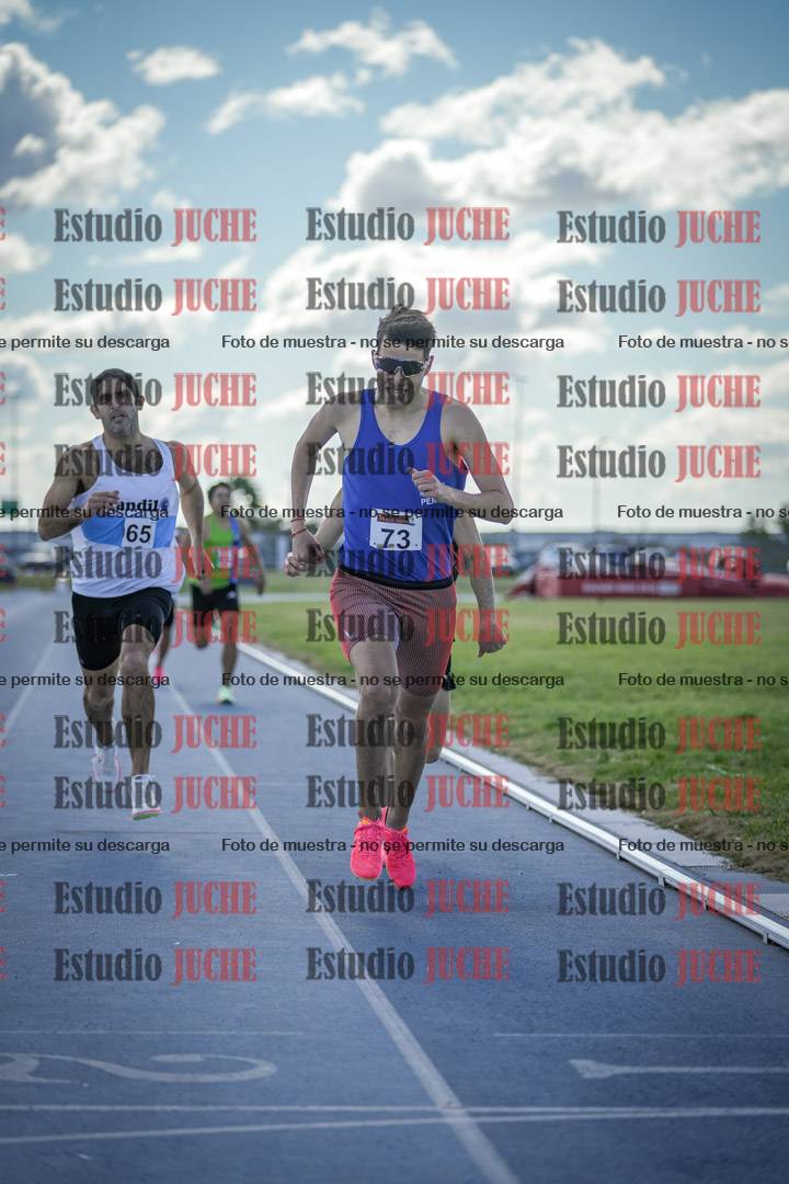 Fotos de los 800 m llanos de varones
